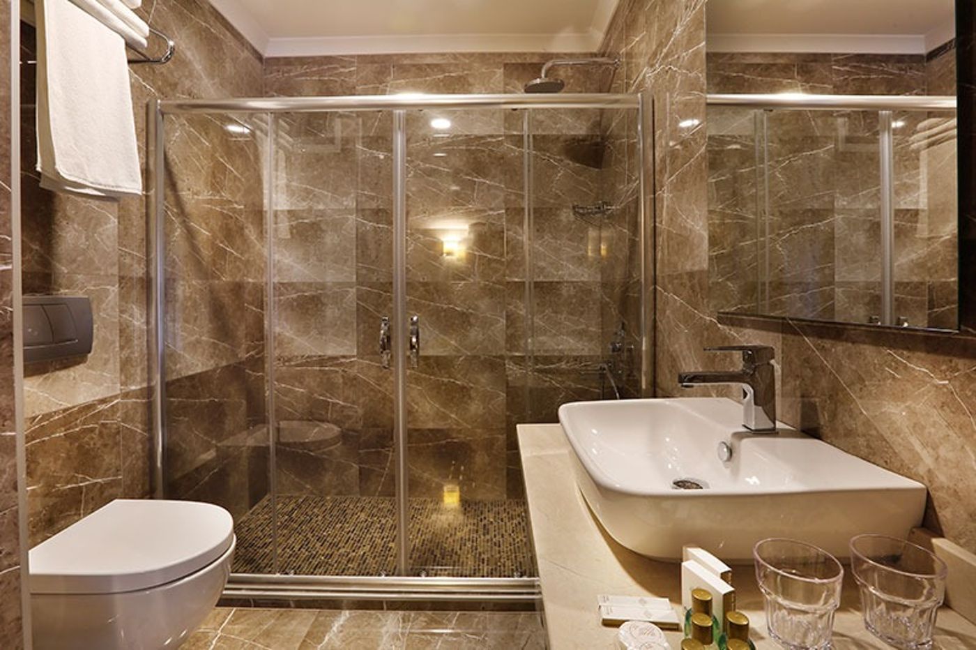 The-White-Orient-Hotel-Room-25