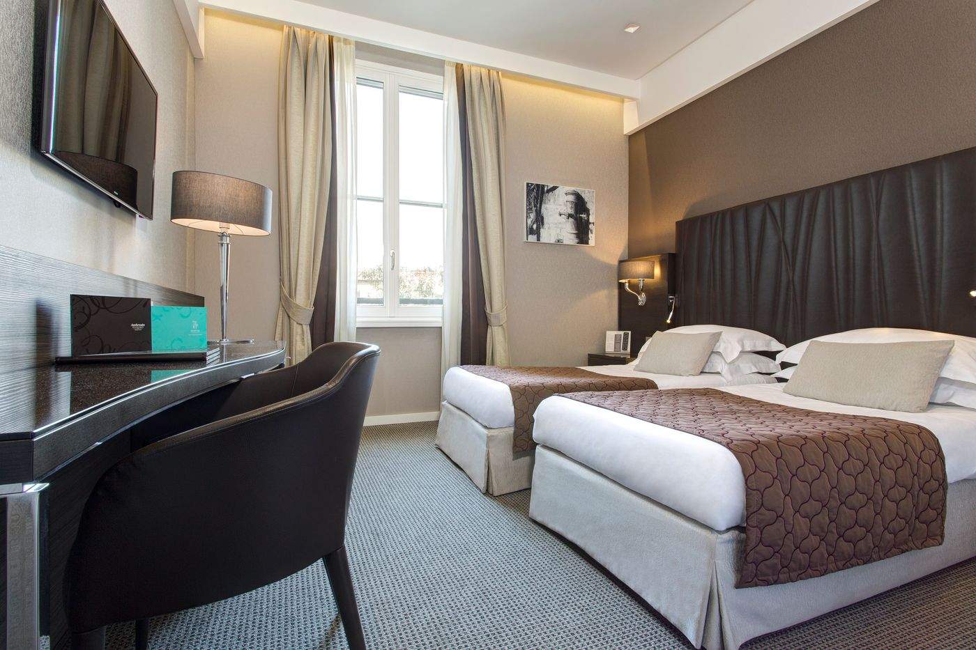 Hotel-Artemide-Room-3