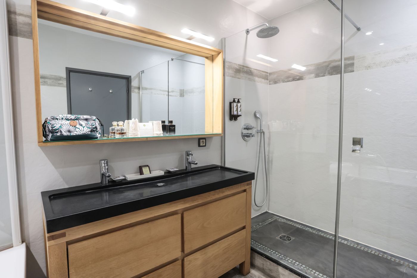 Eden-Hotel---Spa-Room-24