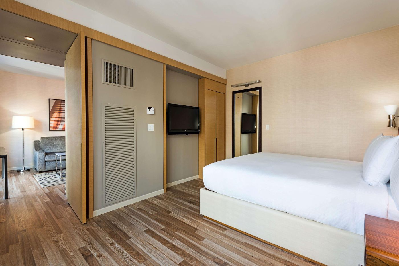 Hilton-Club-West-57th-Street-New-York-Room-12