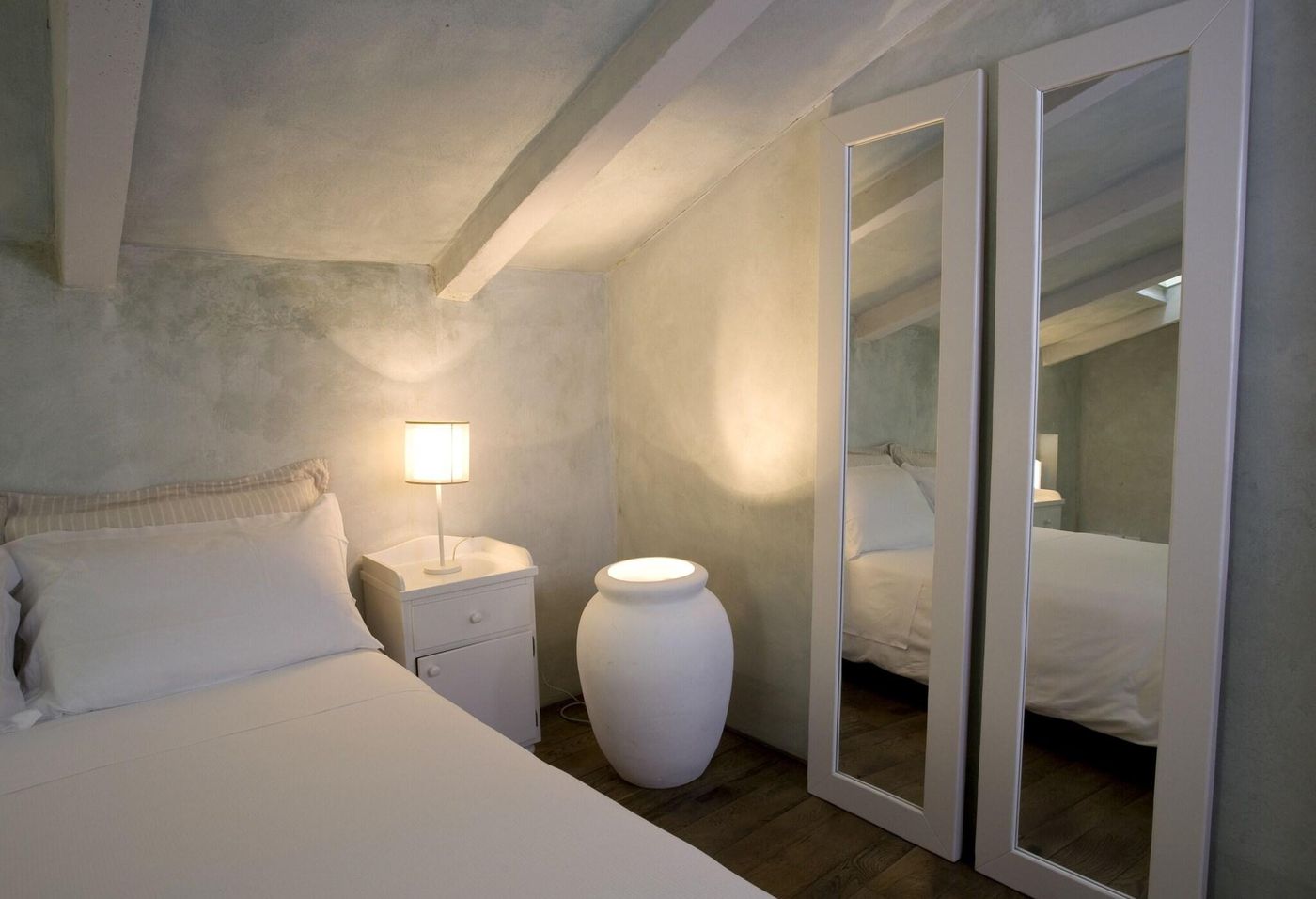 Villa-Cassia-Di-Baccano-Room-23