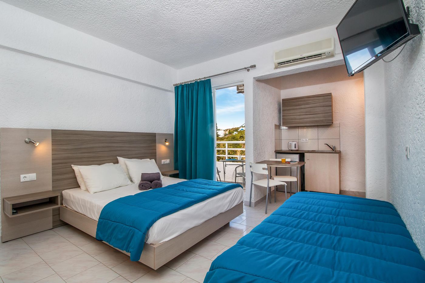 Anika-Studios-Room-4