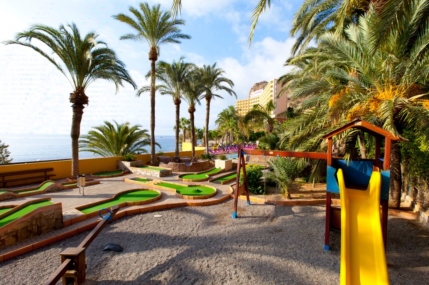 Diverhotel-Aguadulce-Sports-and-Entertainment-8