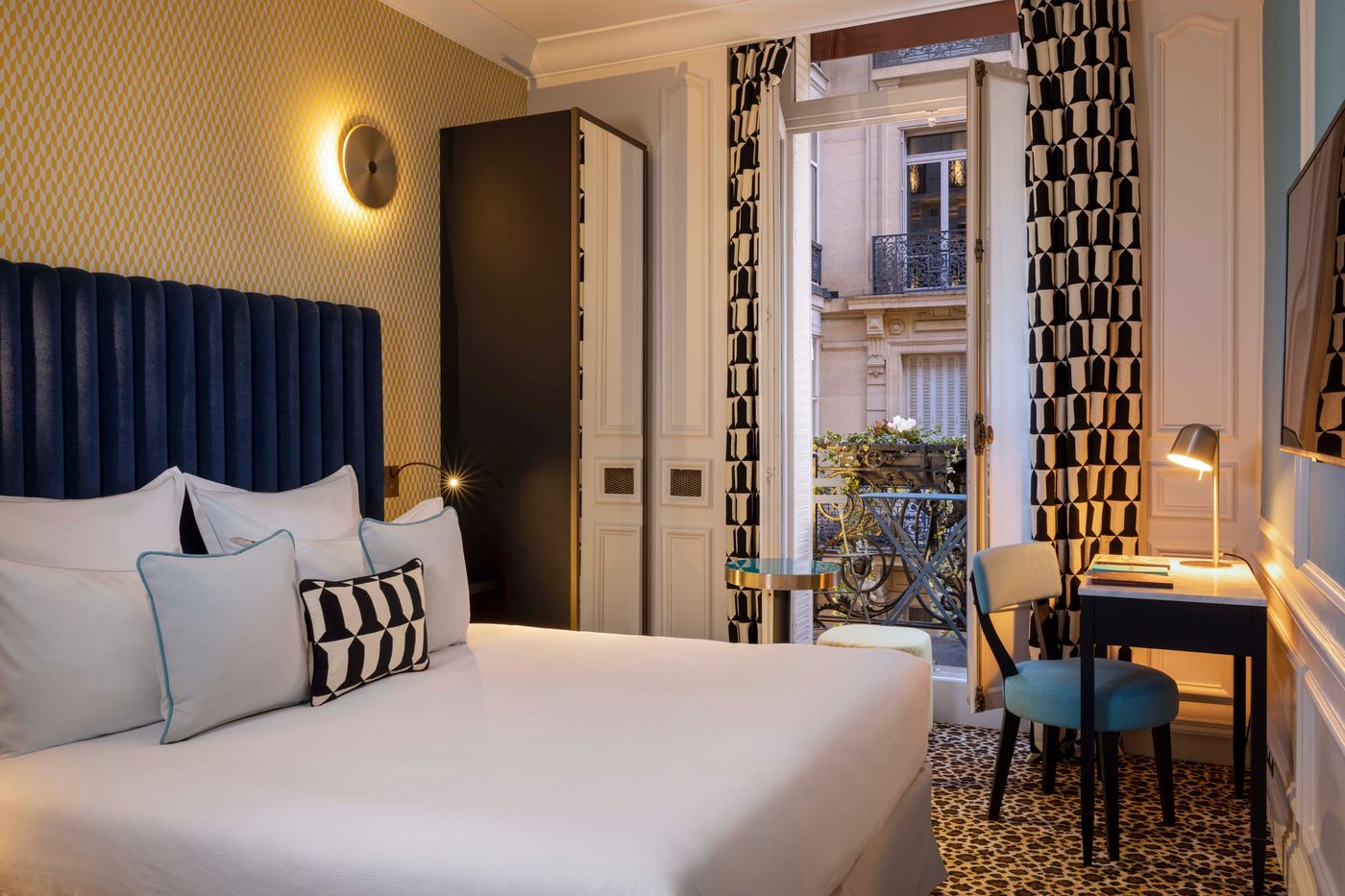 West-end-Paris-Room-31