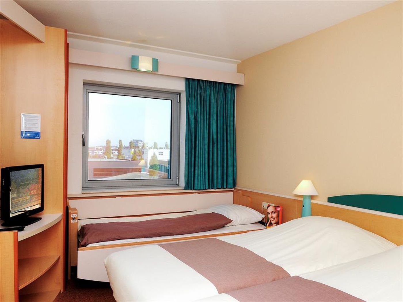 ibis-Amsterdam-City-West-Room-32