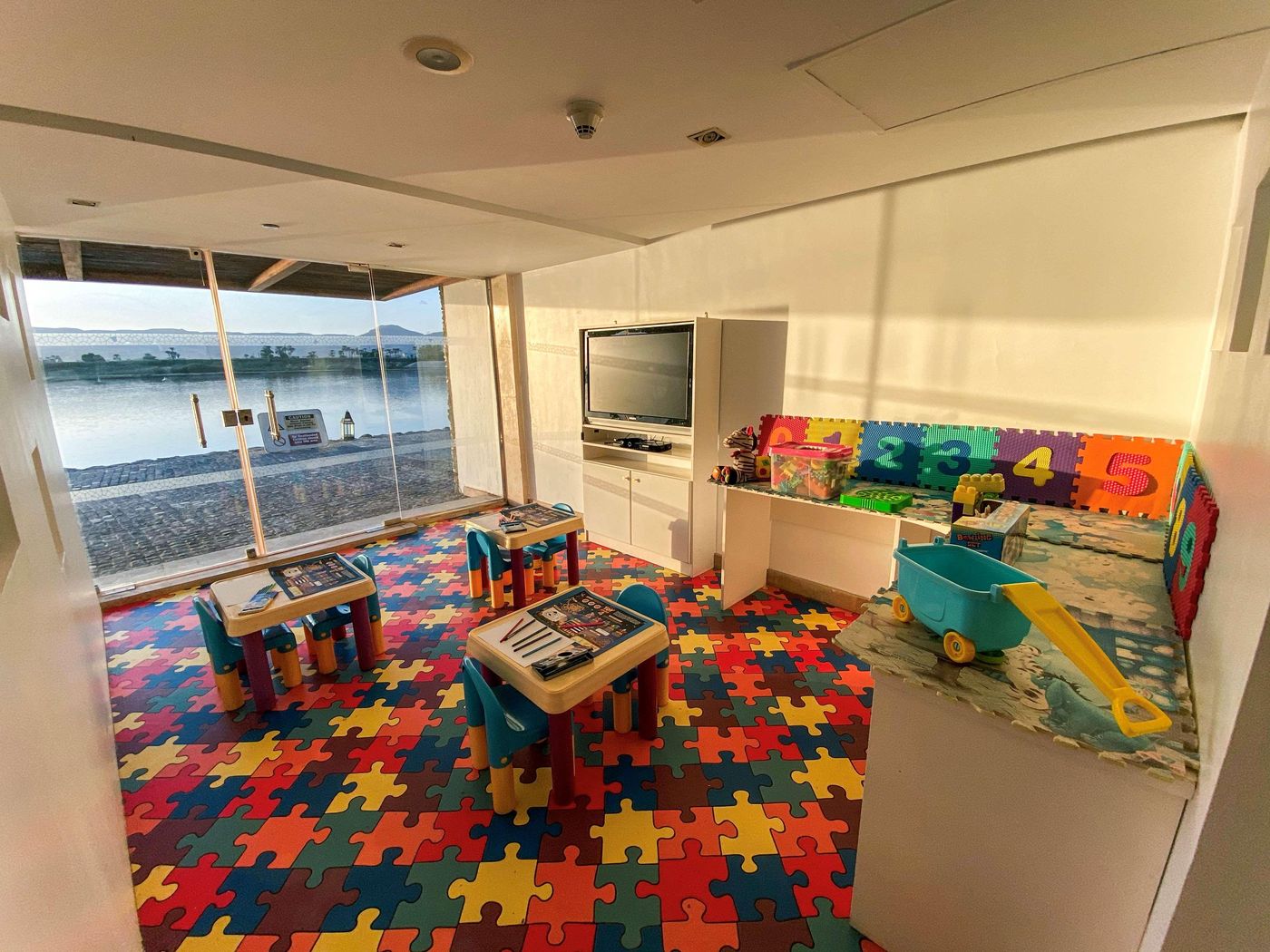 Hilton-Luxor-Resort---Spa-Sports-and-Entertainment-54