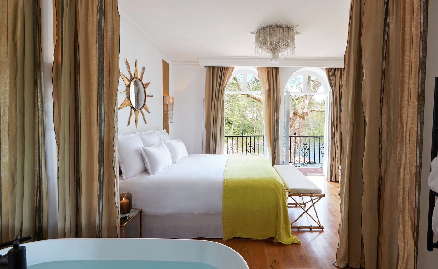 Brindos Lac & Château-France-ANGLET-Room-4