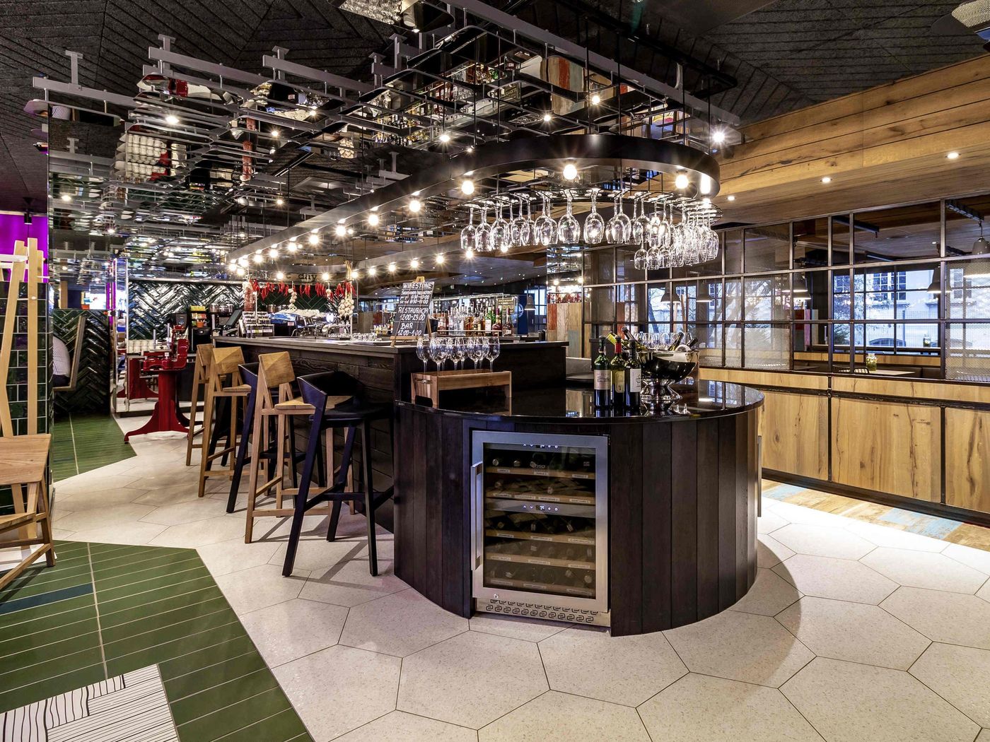 Ibis-Styles-Warszawa-Centrum-Bar-10