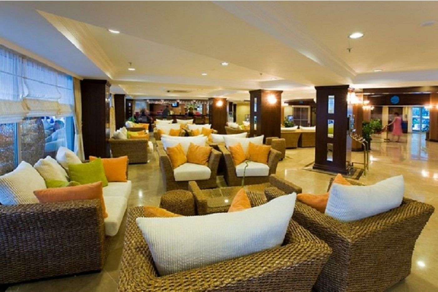 Latanya-Park-Resort-Lobby-29