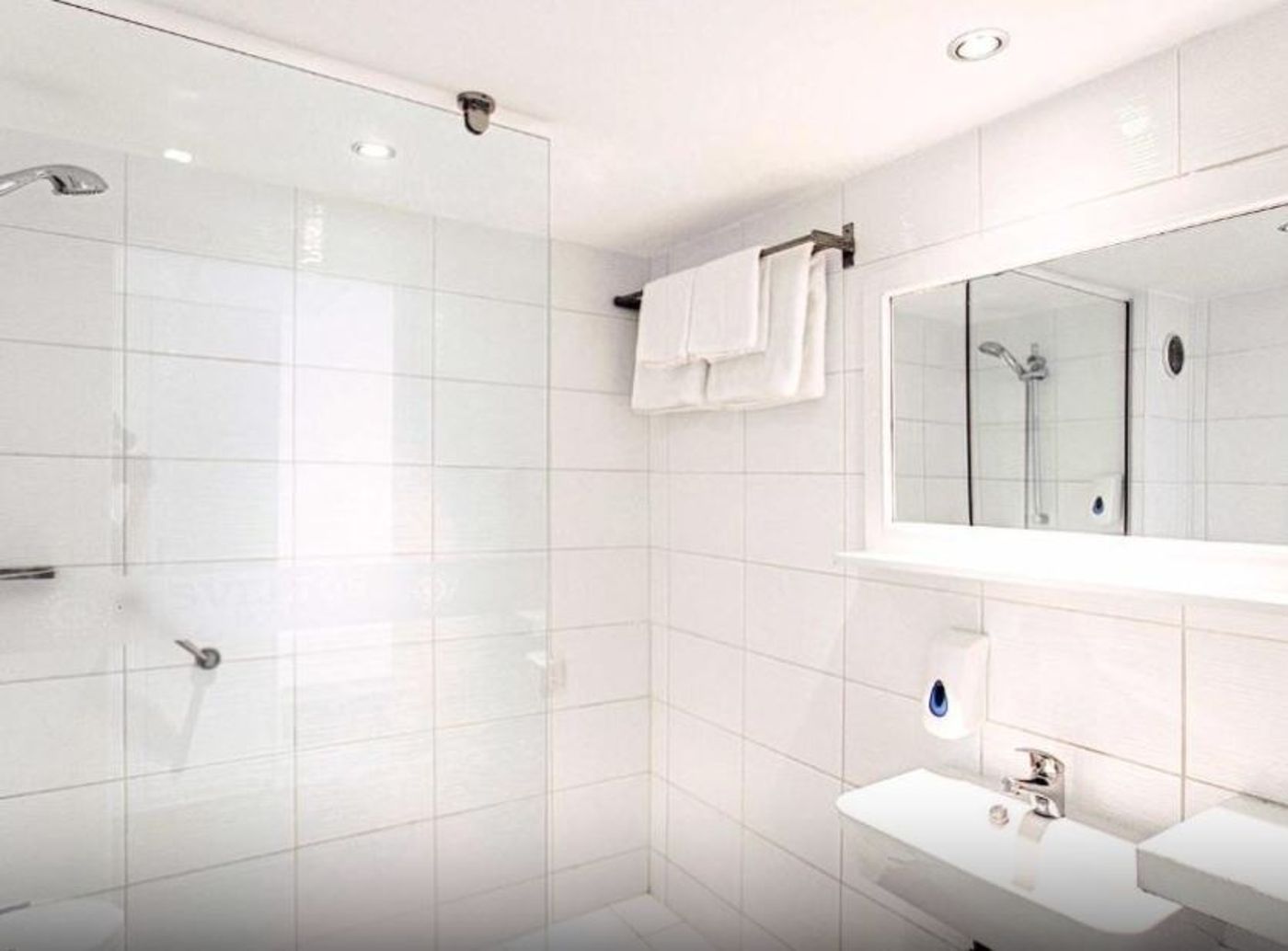 Sveltos-Hotel-Room-42