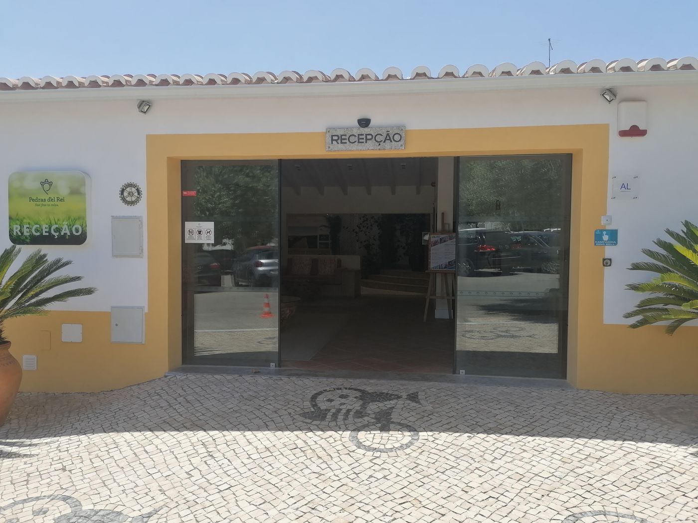 Pedras-d-el-Rei-Lobby-23