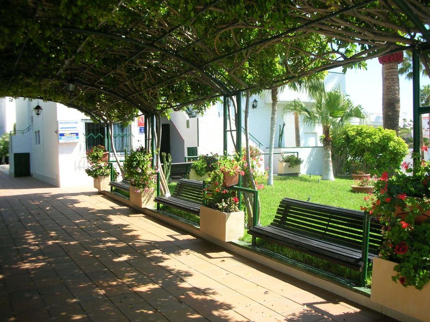 El Sombrero Apartments