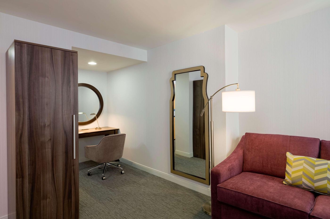 Hampton-Inn-Manhattan-Times-Square-South-Room-6