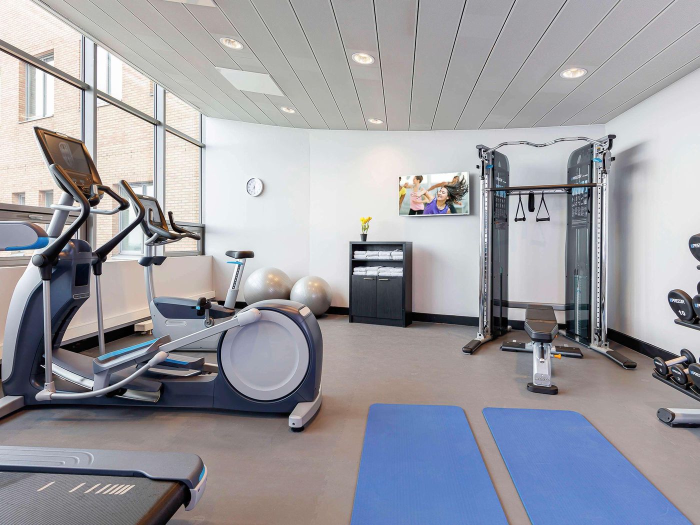 Mercure-Hotel-Amsterdam-Sloterdijk-Station-Sports-and-Entertainment-64