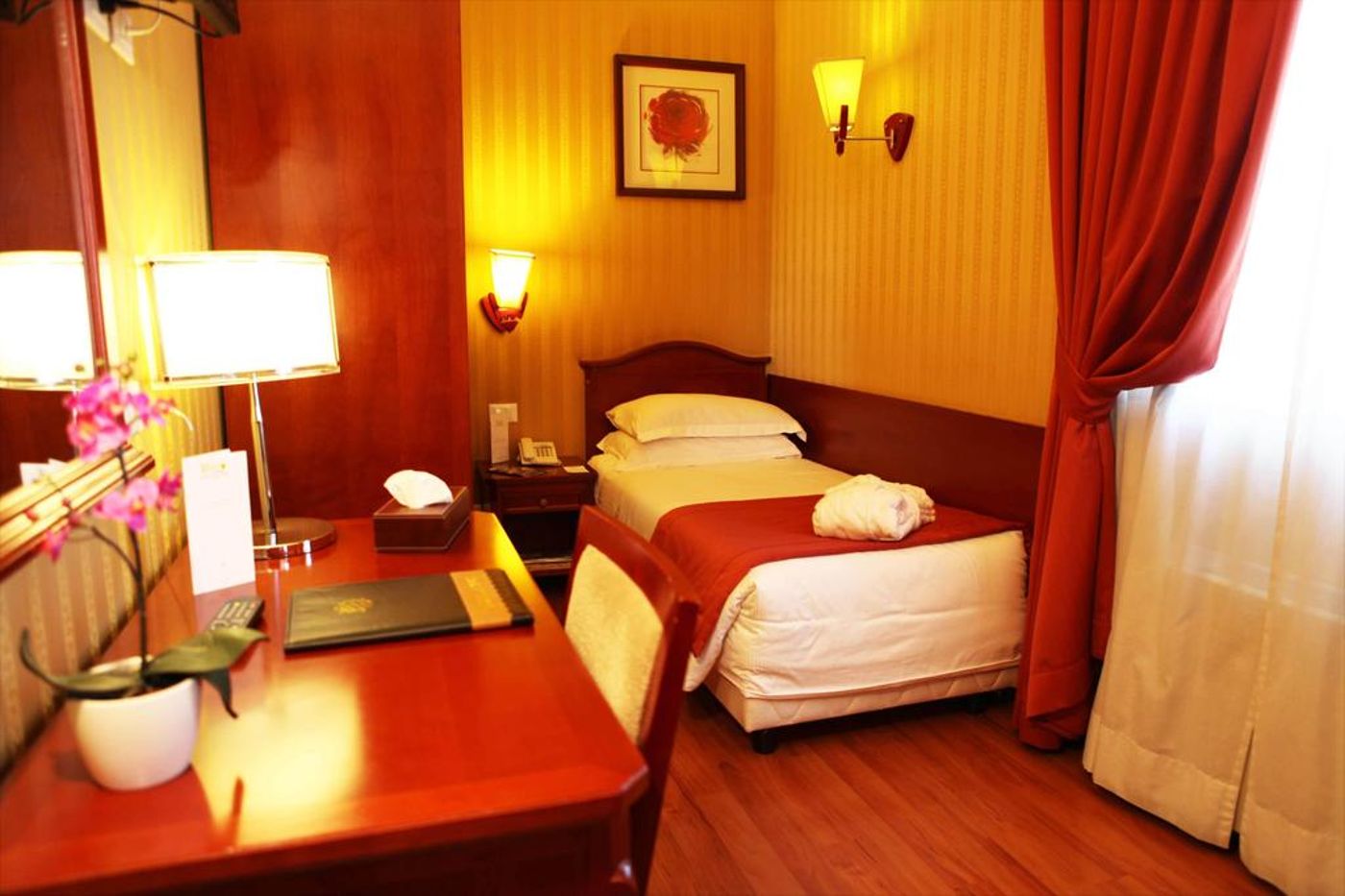 Augusta-Lucilla-Palace-Room-22