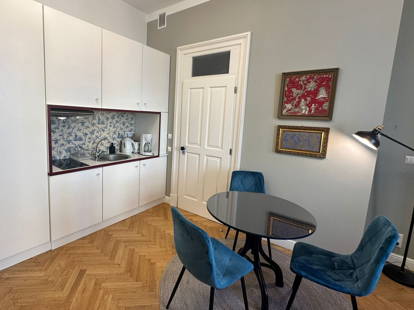 Antique-Apartments-Old-Town-Room-54