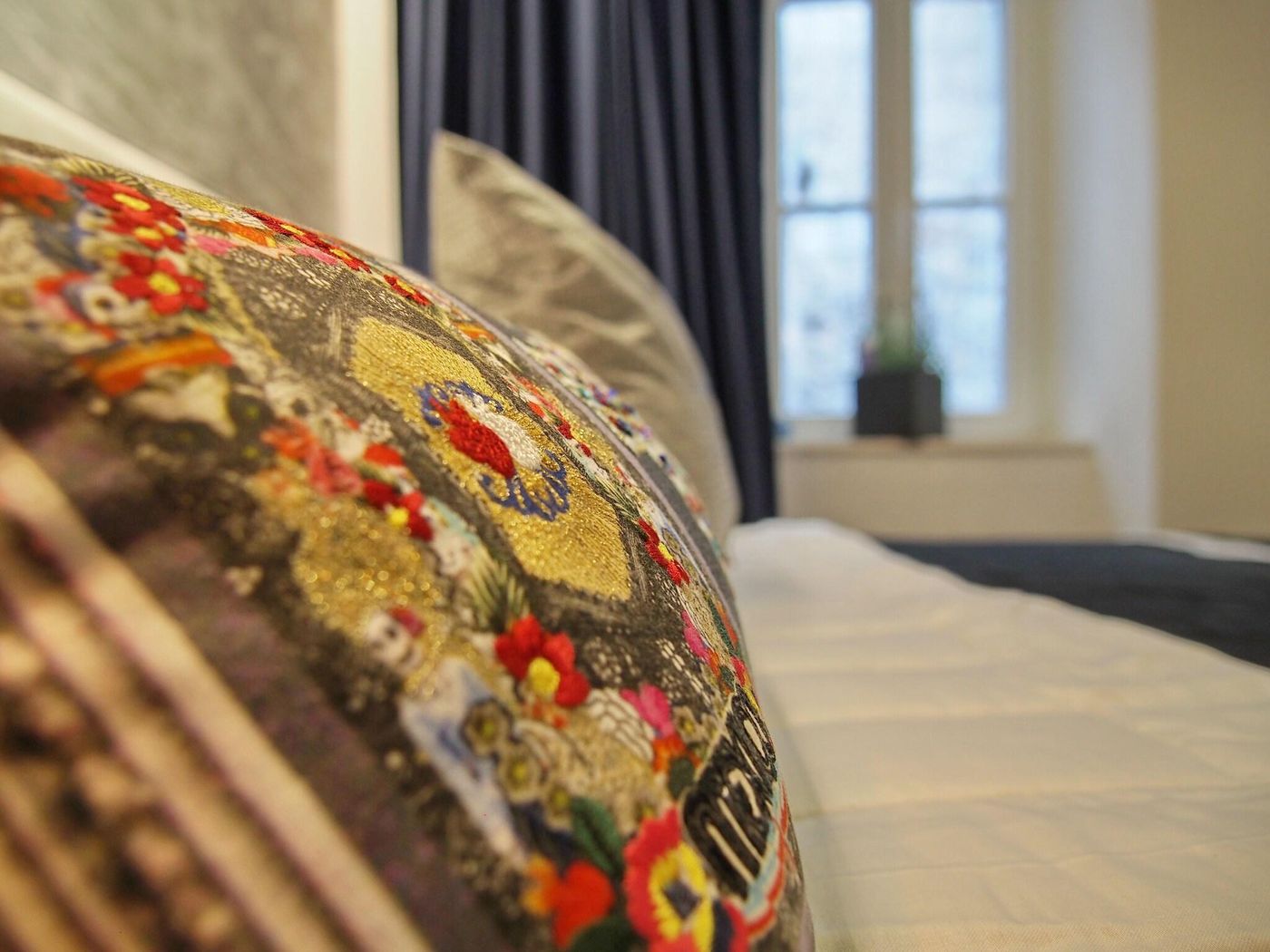 La-Vita-E-Bella-Ii-Room-56