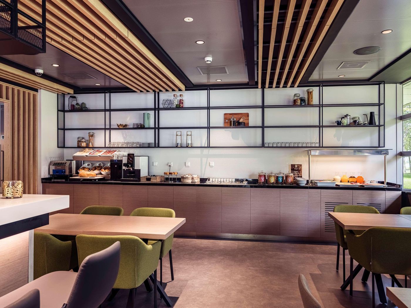 Executive-Residency-by-Best-Western-Amsterdam-Airport-Restaurant-16