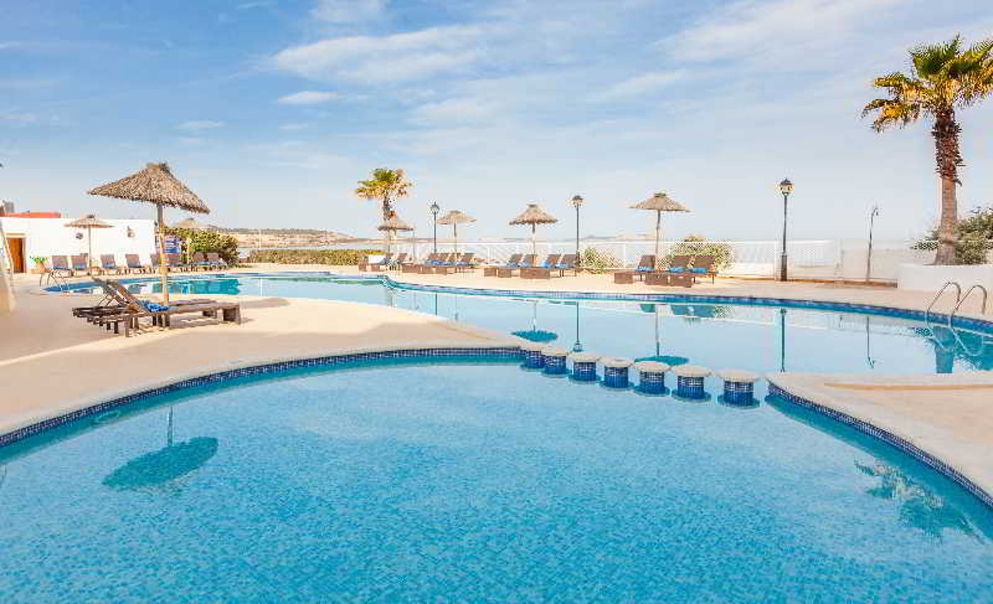 Marina-Palace-by-Intercorp-Hotel-Group-Pool-4