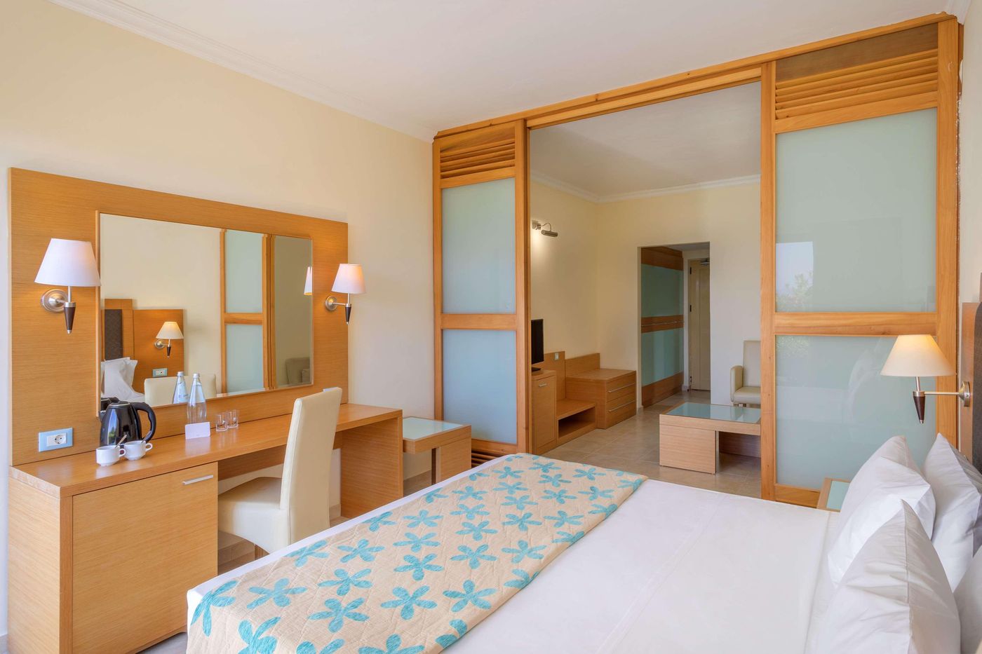 Smarline-Cosmopolitan-Room-41