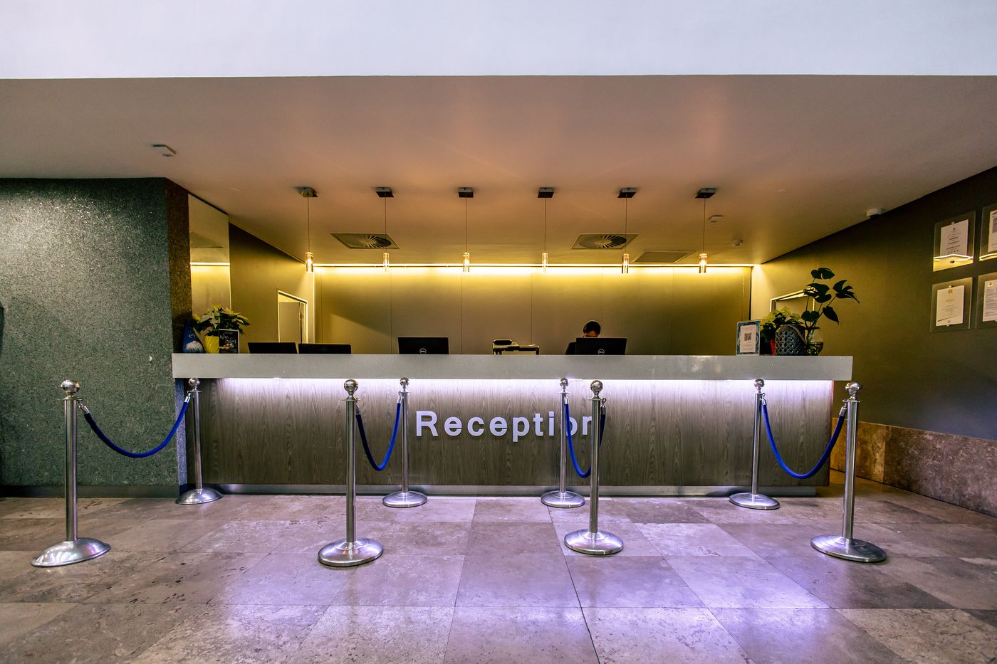 Lagoon-Beach-Lobby-23