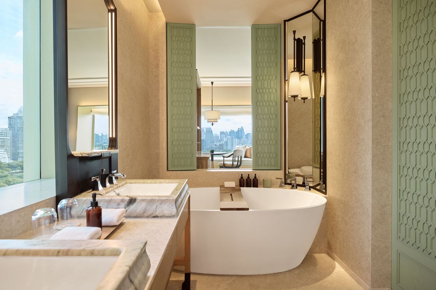 Dusit-Thani-Bangkok-Room-43