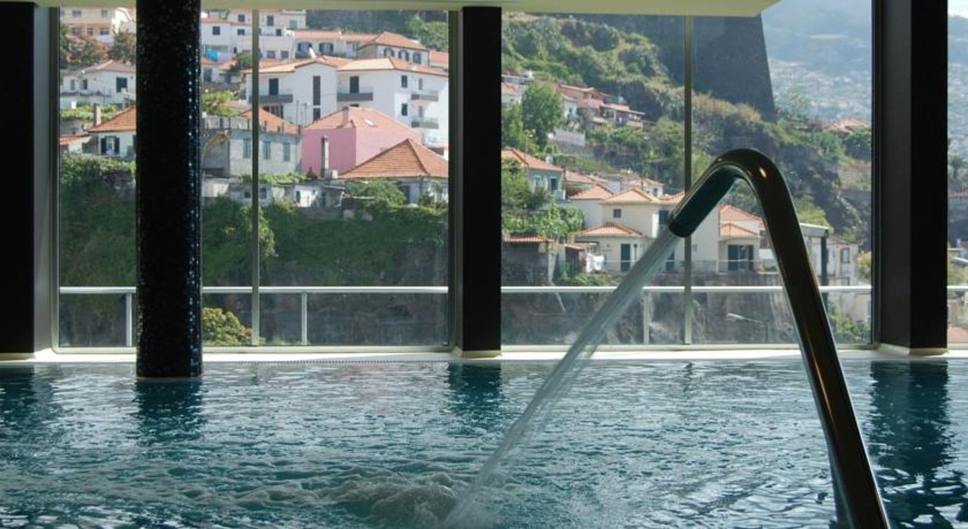 Fourviews Baia Hotel