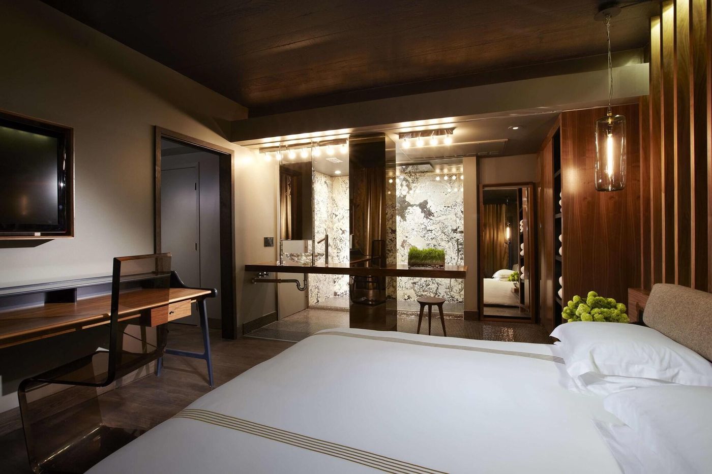 Hollywood-Roosevelt-Room-50