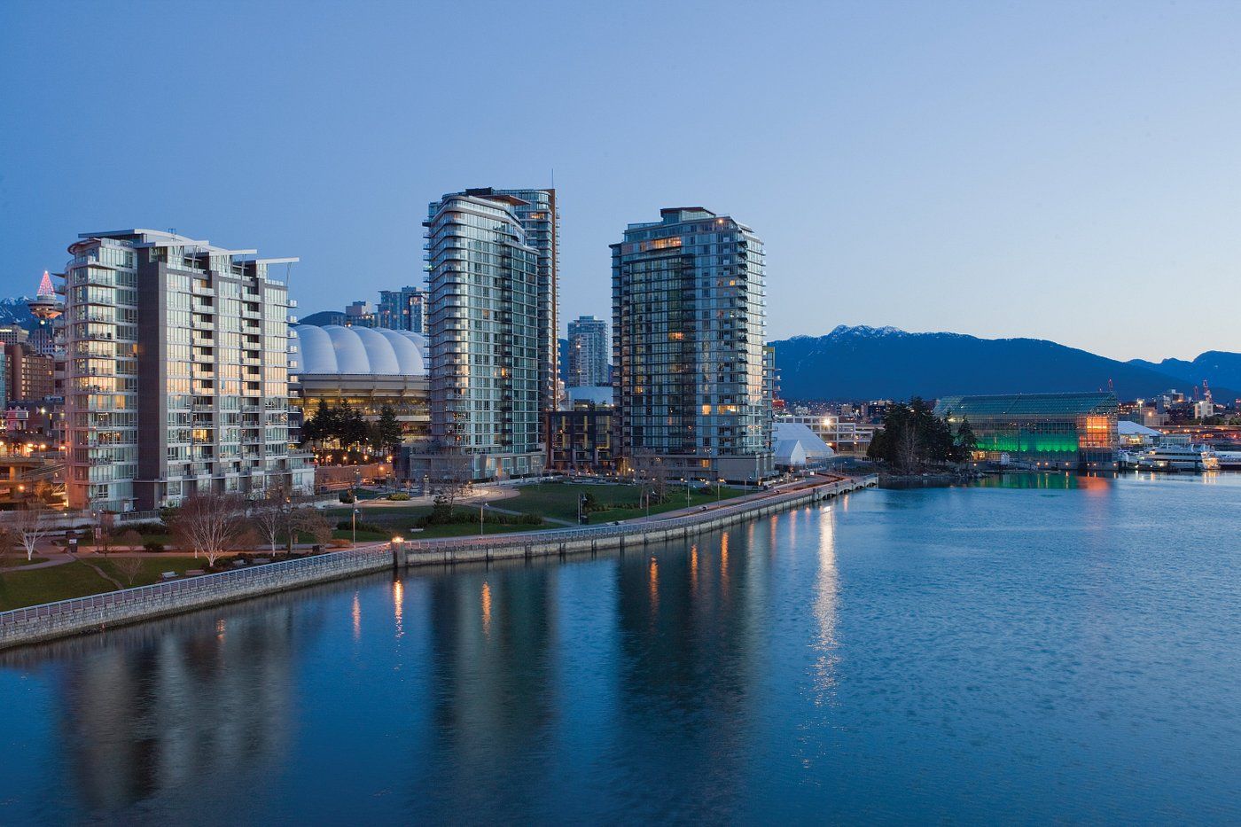 WorldMark-Vancouver-The-Canadian-General-view-2