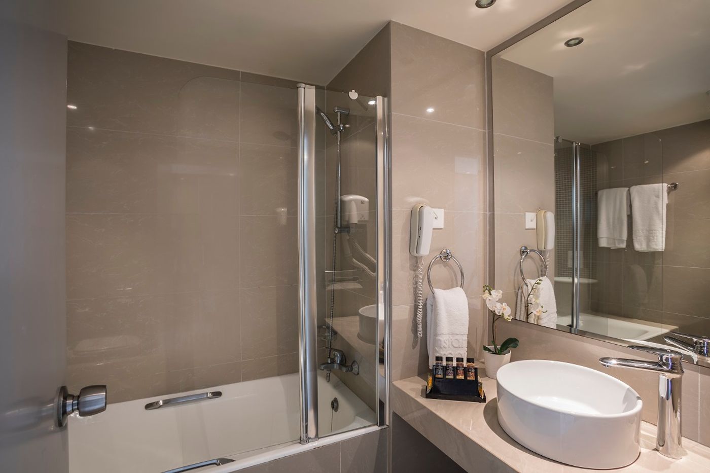 Tsokkos-Constantinos-The-Great-Beach-Hotel-Room-9