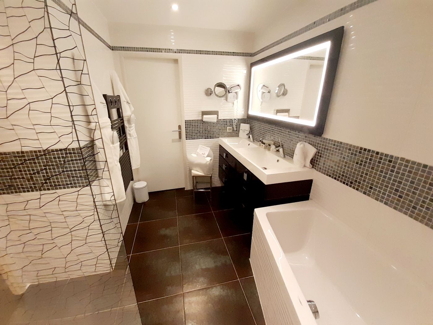 Auberge de Cassagne & Spa-France-LE PONTET AVIGNON-Room-8