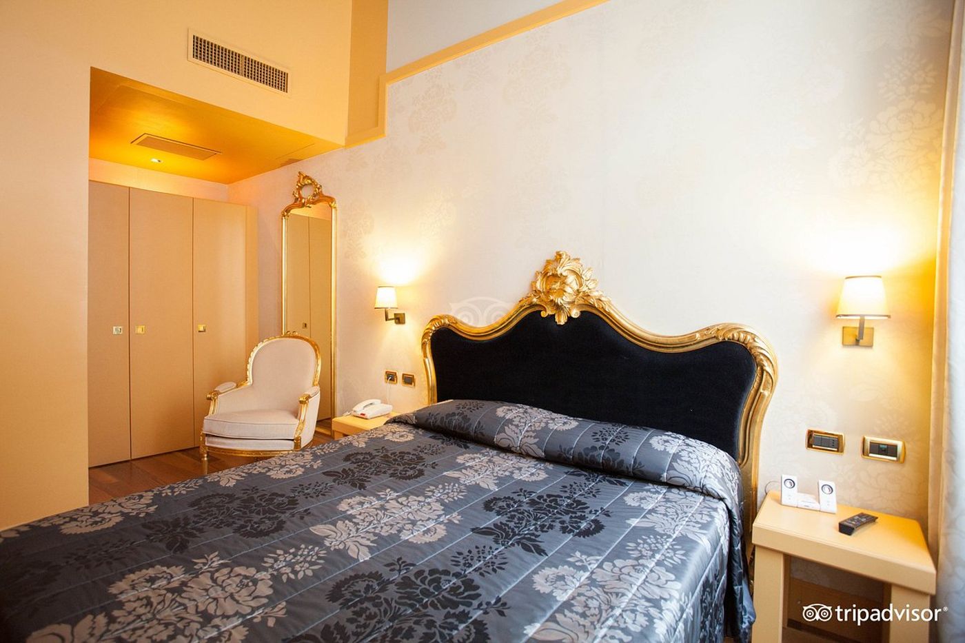 Hotel-Ca--Zusto-Venezia-Room-7