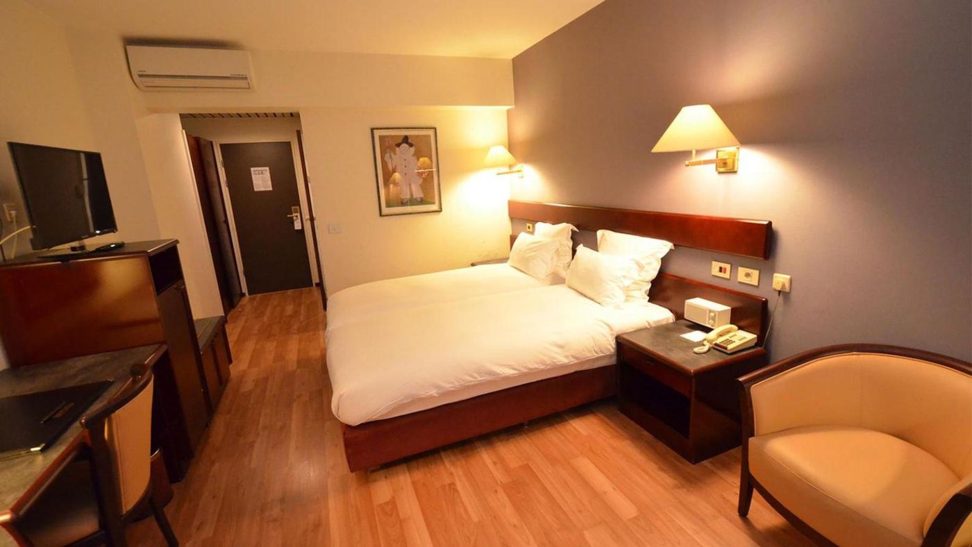 Bedford-Hotel---Congress-Centre-Room-8