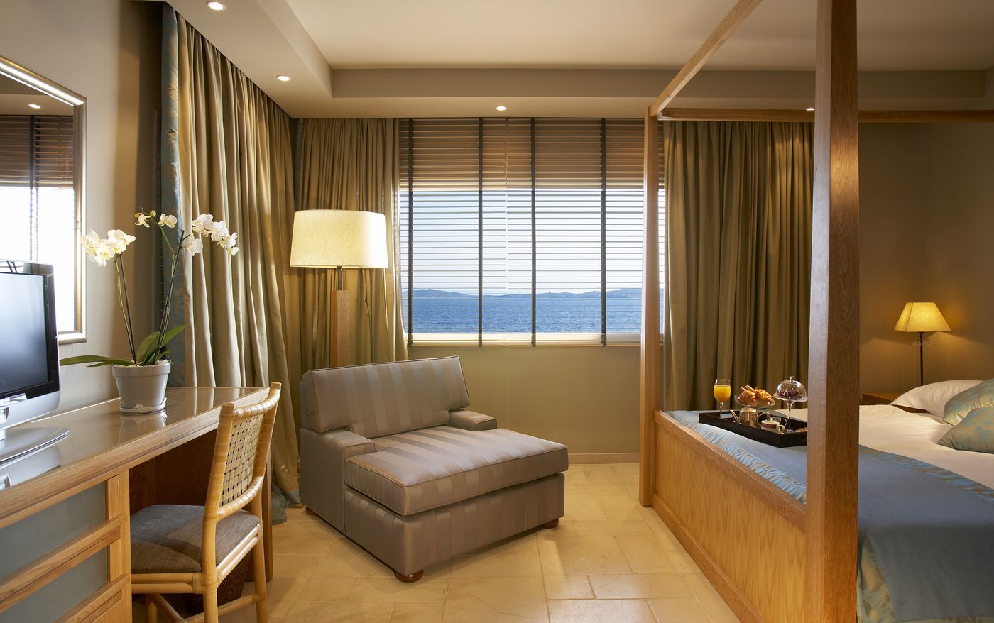 Eagles-Palace-Room-42