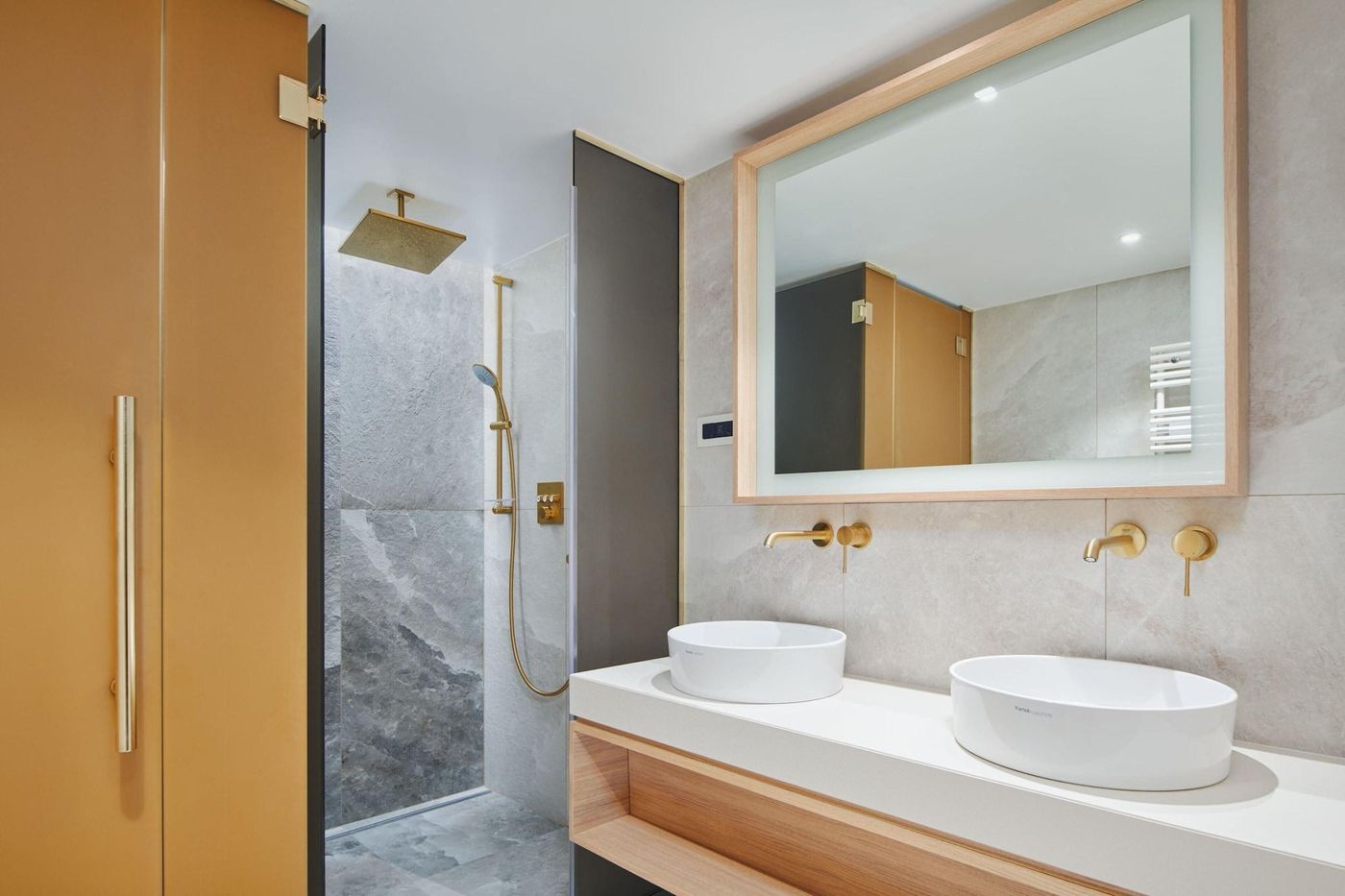 Le-Meridien-Lav-Split-Room-44