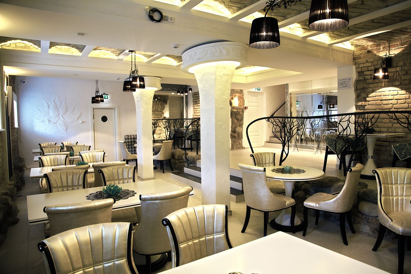 Art Hotel Moon Garden-Lithuania-Vilnius-Restaurant-5