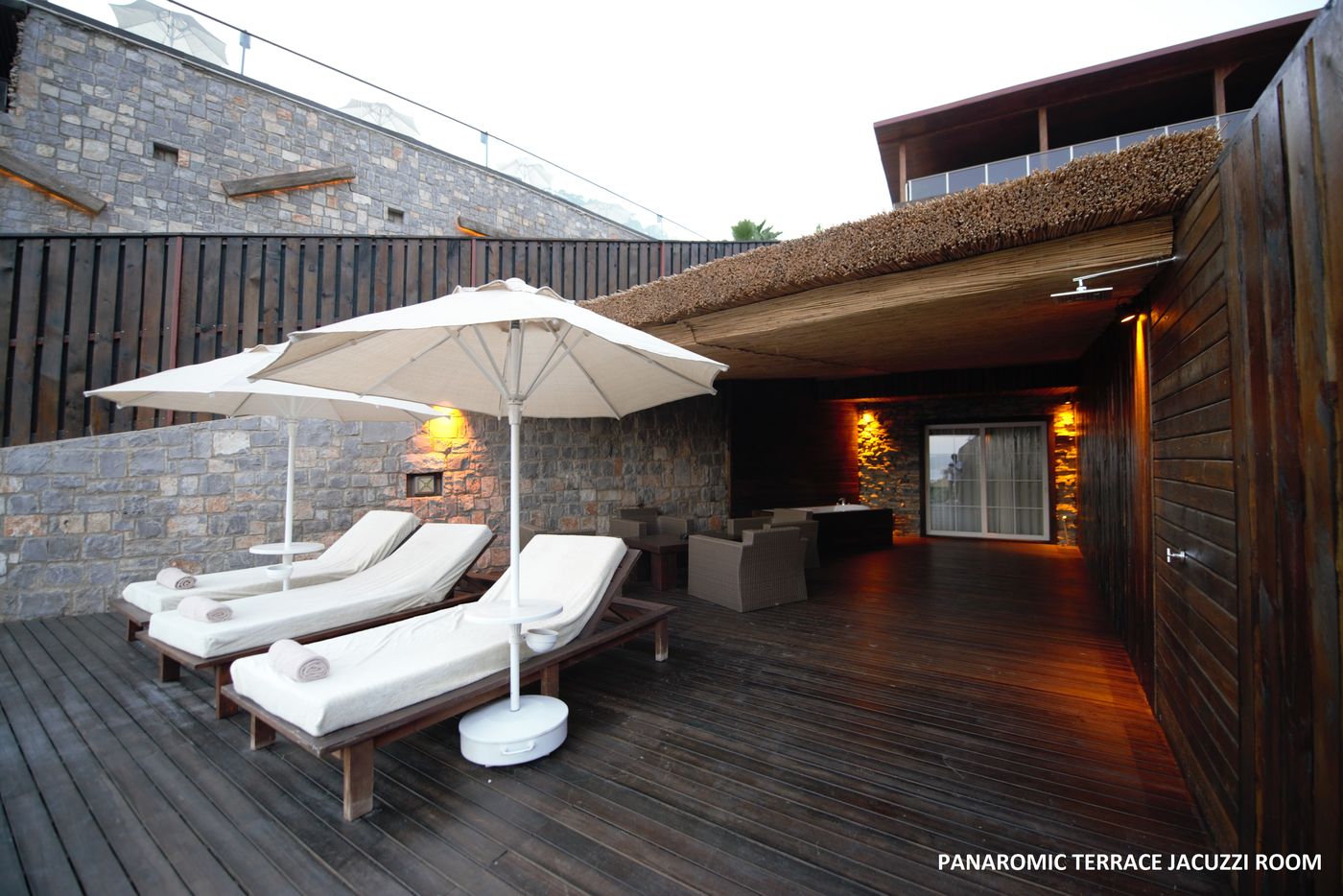 Manaspark-Deluxe-Hotel-Room-75