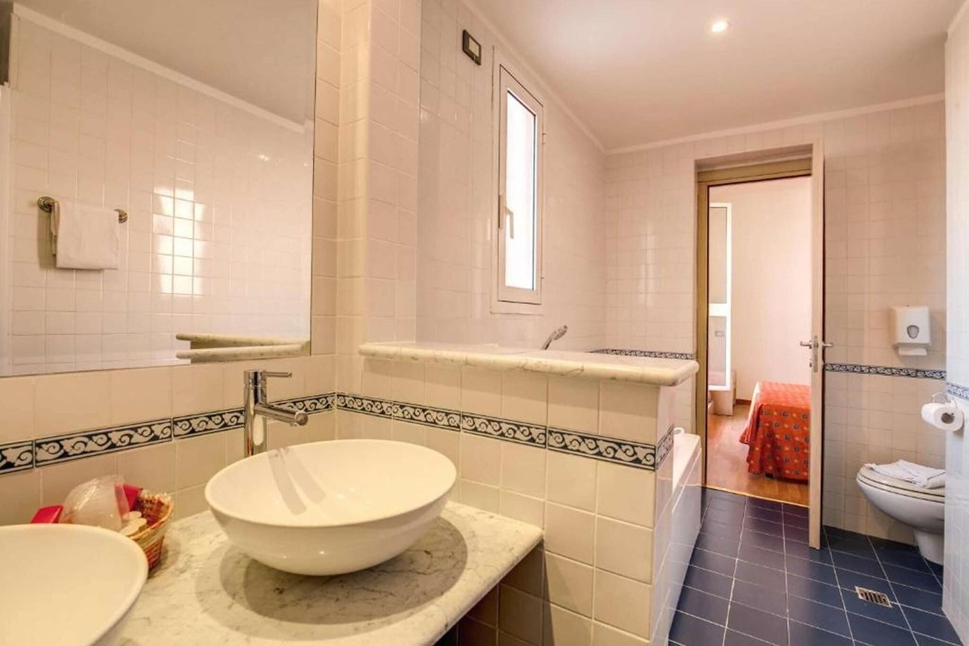 Hotel-San-Remo-Room-43