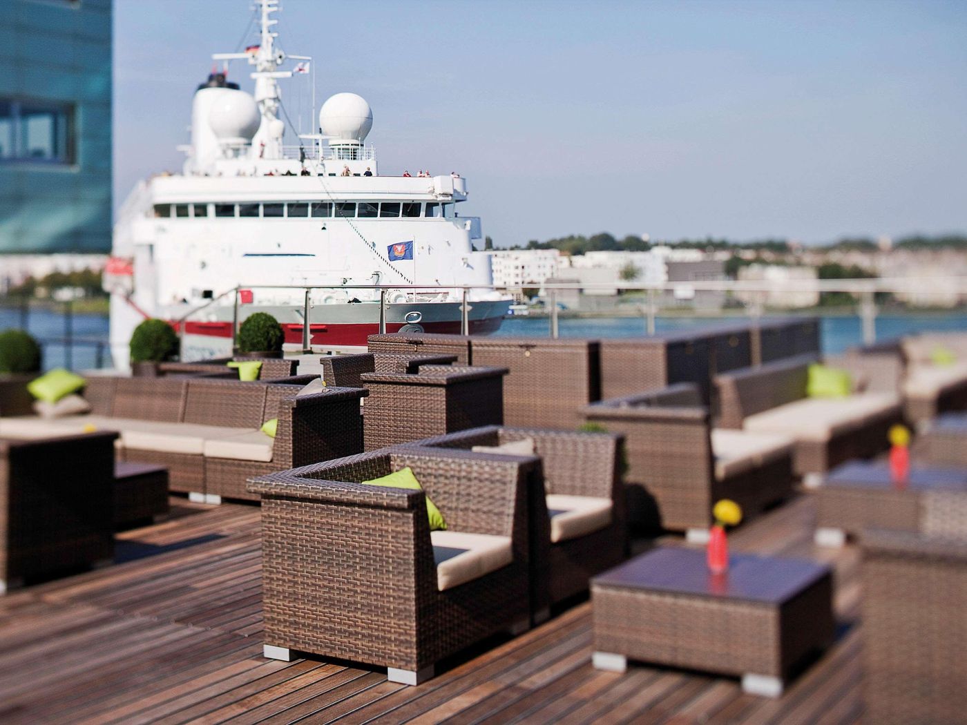 Movenpick-Amsterdam-City-Terrace-63