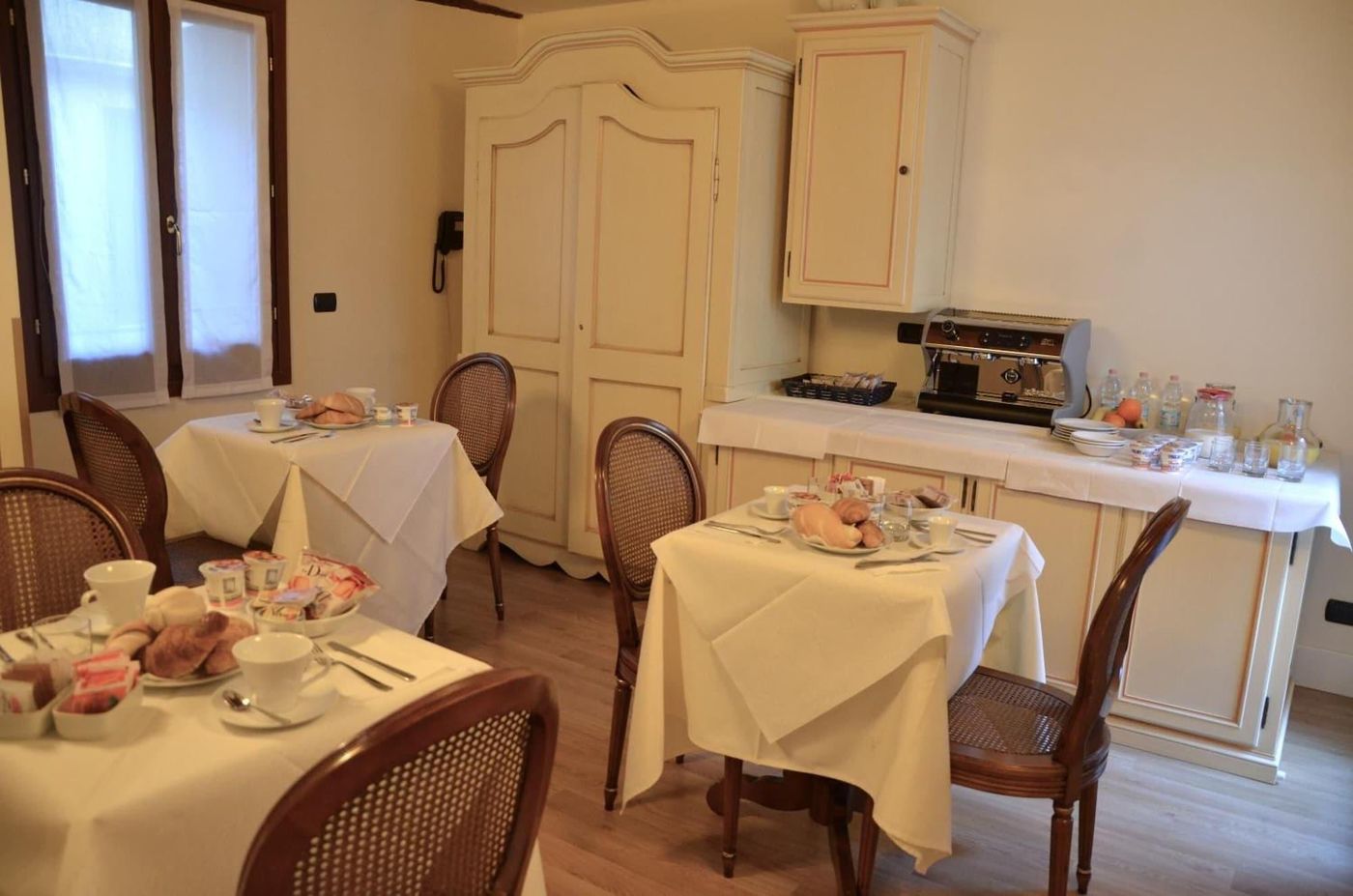 B-B-Le-Marie-Restaurant-12