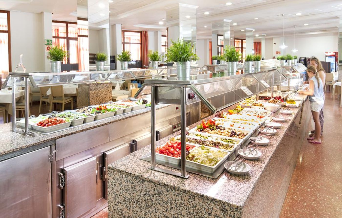 Port-Denia-Restaurant-30