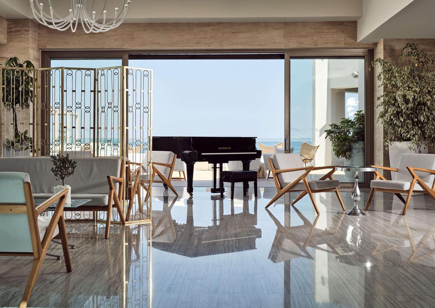 The-Royal-Blue-Lobby-57