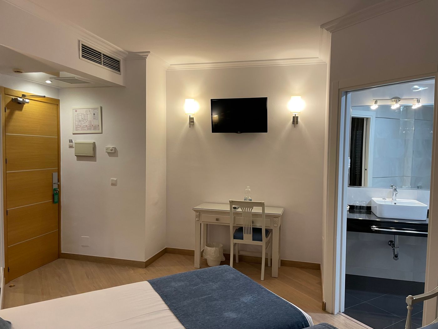 Plaza-Cavana-Room-27