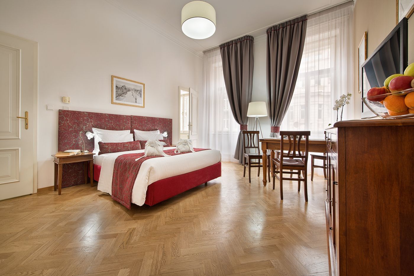Suite-Home-Prague-Room-12