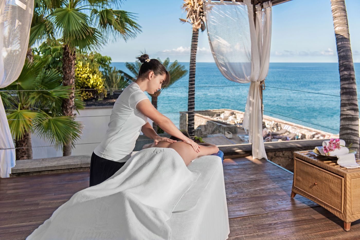 TUI-BLUE-Suite-Princess--Adults-Only--Sports-and-Entertainment-61