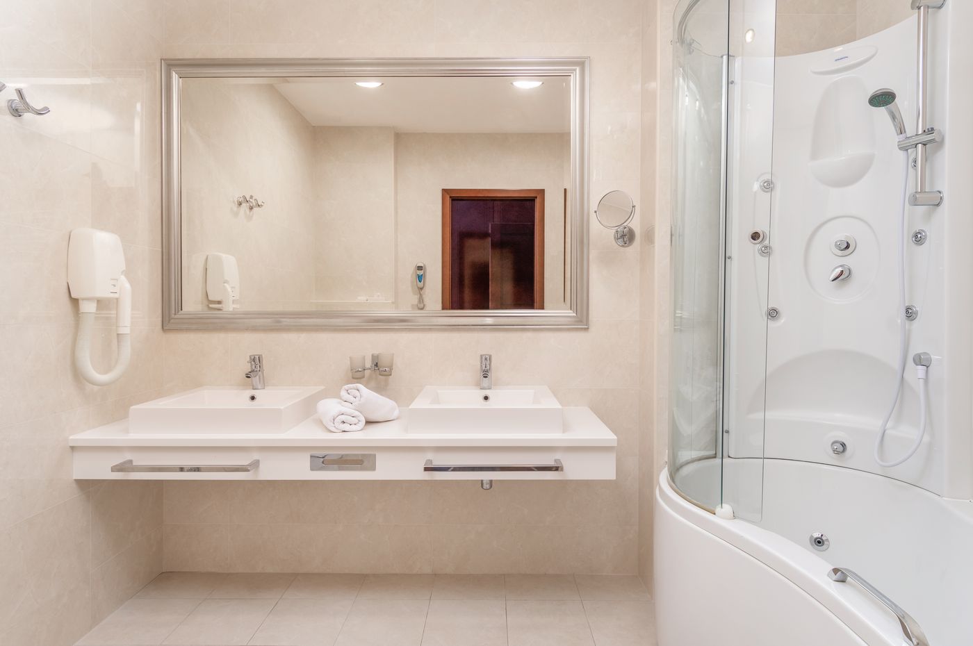 President-Solin-Room-33