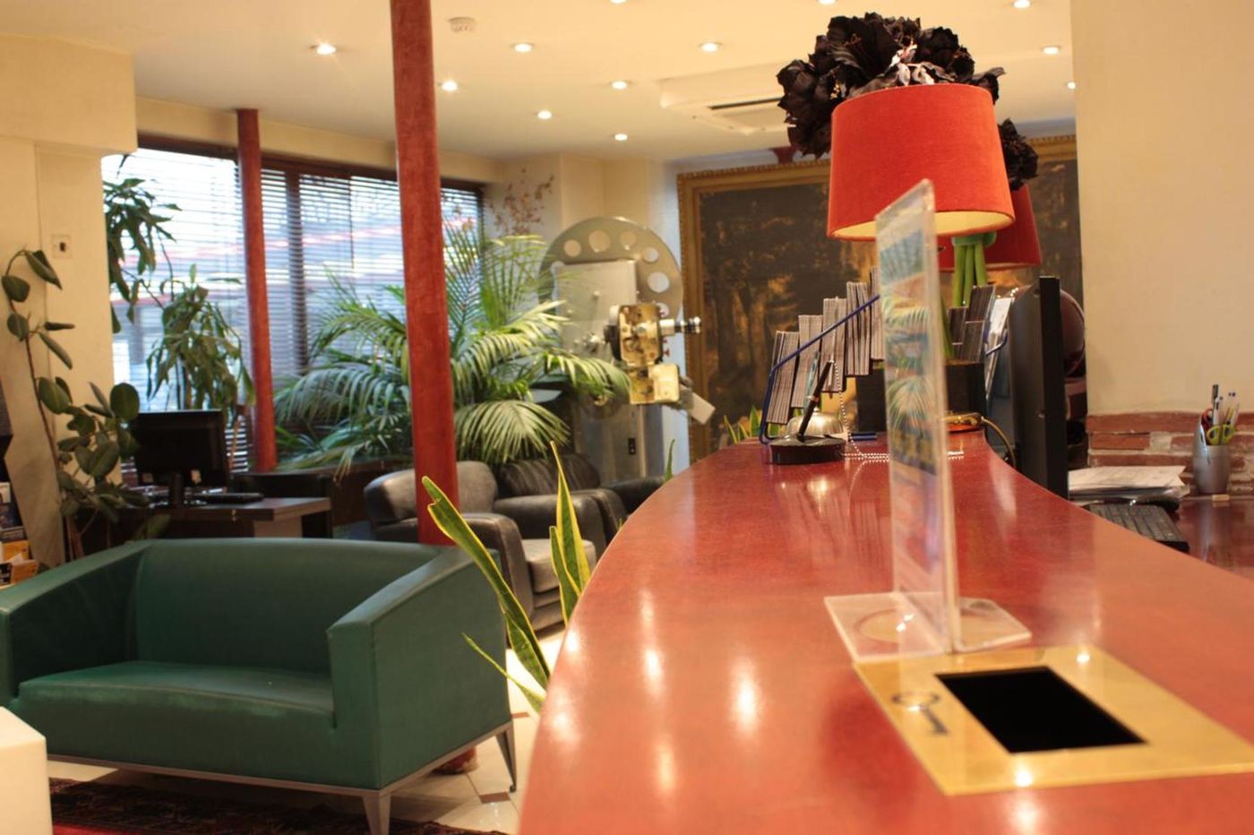 Hauteville-Opera-Lobby-2