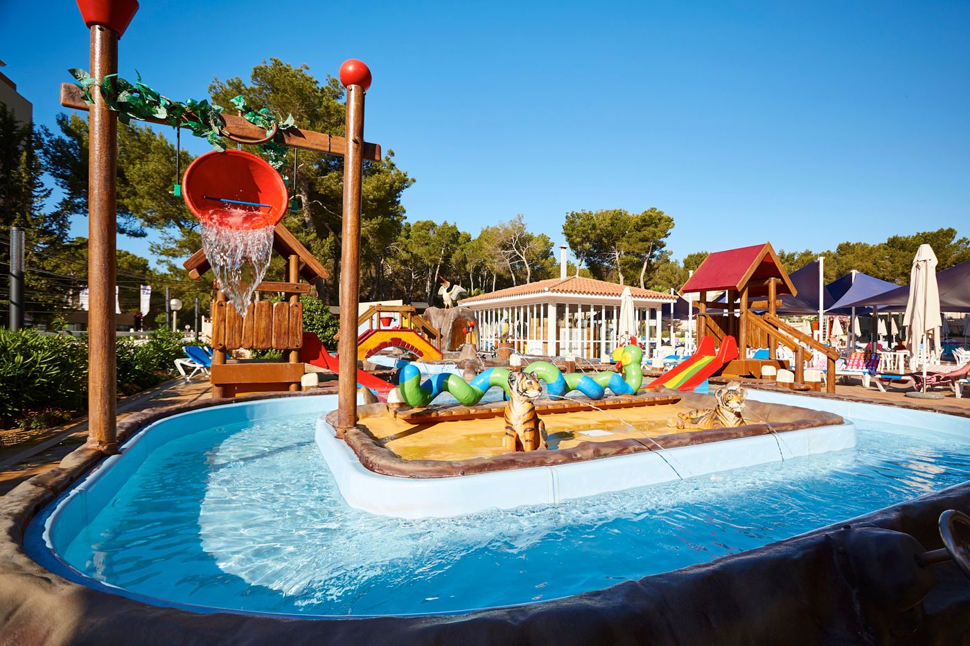 Invisa-Hotel-Ereso-Pool-18