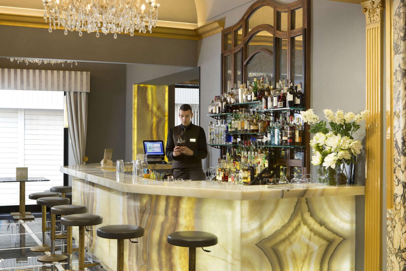Golden-Tulip-Rome-Piram-Bar-15