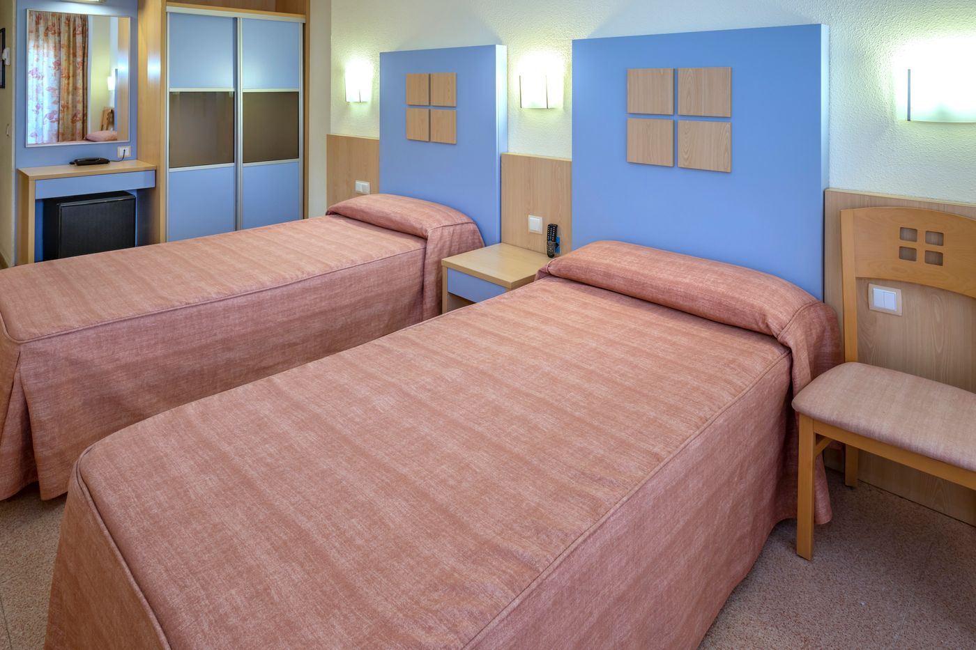 Hotel-Caprici-Room-24